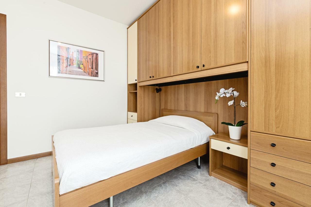 Apartamento Colourful Flat Borgo Roma Verona Exterior foto