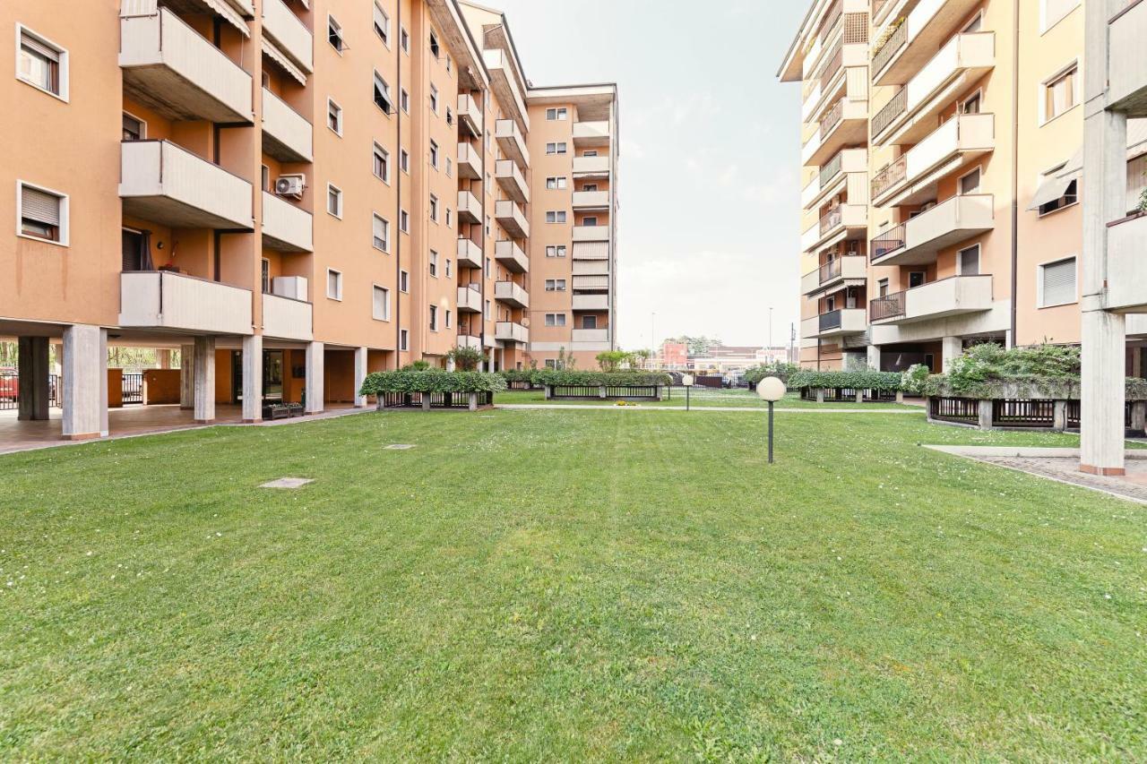 Apartamento Colourful Flat Borgo Roma Verona Exterior foto